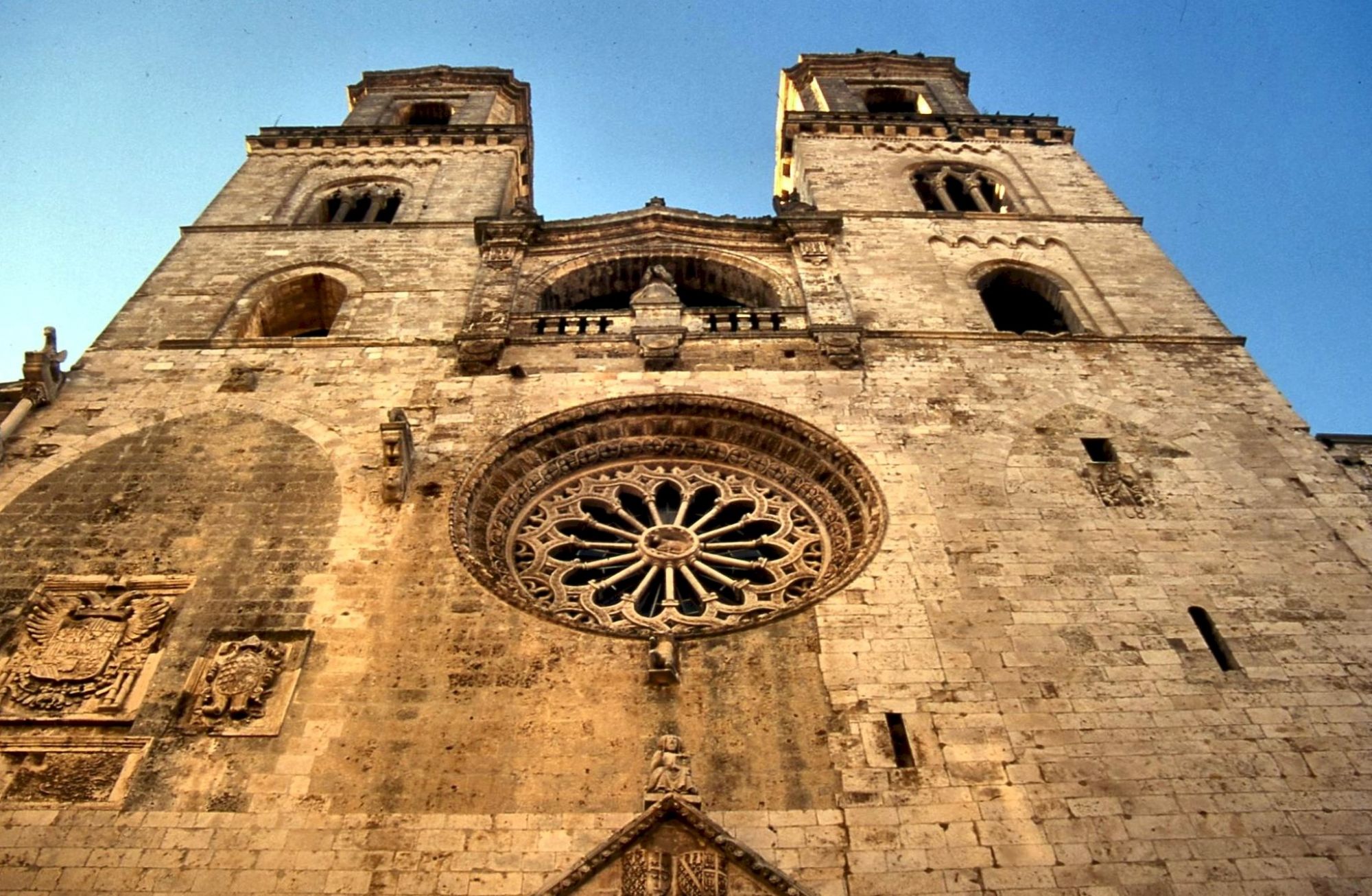 Cattedrale di Altamura, facciata frontale
